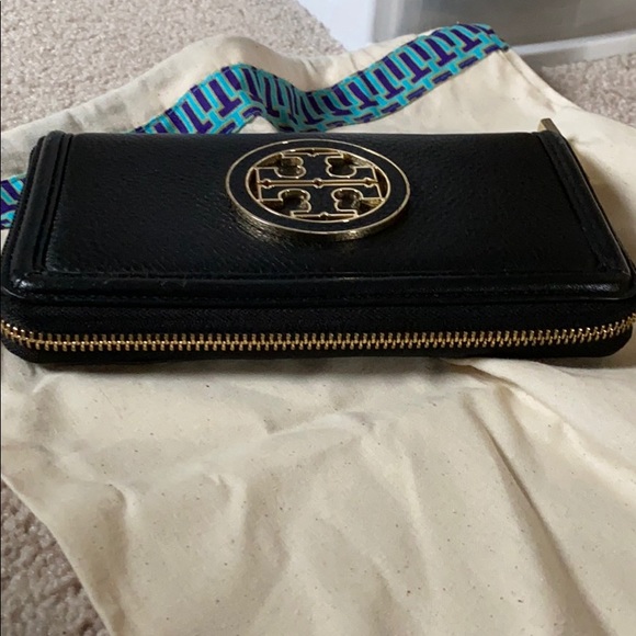Tory Burch Wallet + Dust Bag - Picture 7 of 9